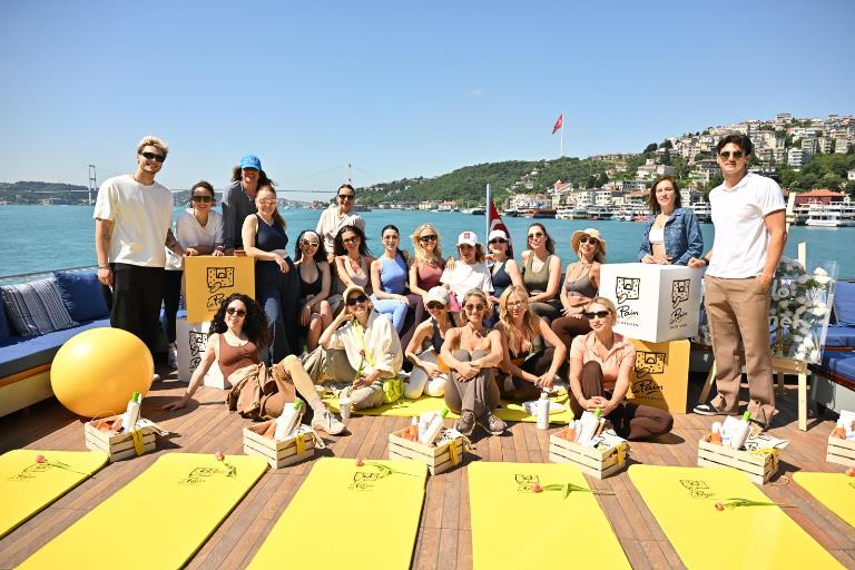 �� ve Sanat Dünyas� �Beyond Yoga�da Bulu�tu